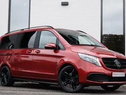 Rood Gebruikt 2023 Mercedes V250 MPV | € 61.950 (Eerlijke prijs)