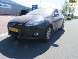 Zwart, metallic lak Gebruikt 2013 Ford Focus Titanium Hatchback | € 1.999