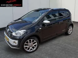 Zwart, metallic lak Gebruikt 2013 VW cross up! Hatchback | € 7.950 (Iets duurder)