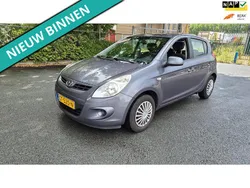 Grijs, metallic lak Gebruikt 2011 Hyundai i20 Hatchback | € 2.149 (Iets duurder)