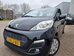 Zwart Gebruikt 2013 Peugeot 107 Active Hatchback | € 2.950 (Iets duurder)