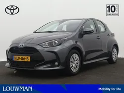 Grijs Gebruikt 2024 Toyota Yaris Hybrid Active Hatchback | € 23.445 (Eerlijke prijs)
