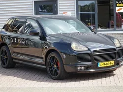 Zwart, metallic lak Gebruikt 2006 Porsche Cayenne Turbo SUV | € 12.850 (Eerlijke prijs)