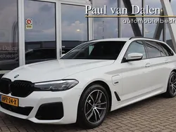 Wit Gebruikt 2021 BMW 530e M Sport Stationwagen | € 35.335 (Goede deal)