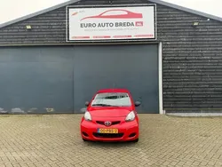 Rood Gebruikt 2011 Toyota Aygo Hatchback | € 2.495 (Eerlijke prijs)