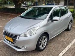 Zilver Gebruikt 2014 Peugeot 208 Allure Hatchback | € 5.950 (Goede deal)
