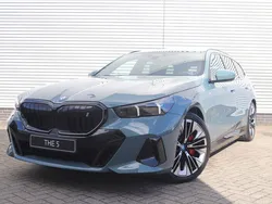 Groen Nieuw 2025 BMW i5 Executive Sedan | € 88.699