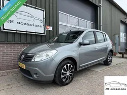 Blauw Gebruikt 2009 Dacia Sandero Lauréate Hatchback | € 3.995 (Eerlijke prijs)