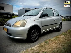 Grijs Gebruikt 2000 Toyota Yaris Luna Hatchback | € 999 (Goede deal)