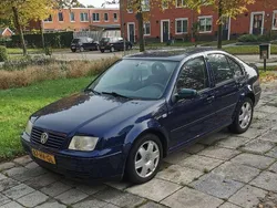 Blauw Gebruikt 2002 VW Bora Highline Sedan | € 1.200 (Eerlijke prijs)