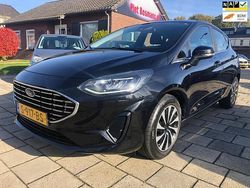 Zwart (metallic) Gebruikt 2023 Ford Fiesta Titanium Hatchback | € 14.940