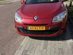 Rood Gebruikt 2010 Renault Mégane III Expression Hatchback | € 4.795 (Eerlijke prijs)
