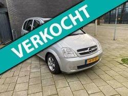 Grijs Gebruikt 2004 Opel Meriva Essentia MPV | € 1.150 (Eerlijke prijs)