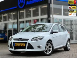 Wit Gebruikt 2013 Ford Focus Ambiente Hatchback | € 6.350 (Iets duurder)