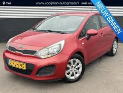 Rood Gebruikt 2013 Kia Rio Comfort Hatchback | € 8.400 (Eerlijke prijs)