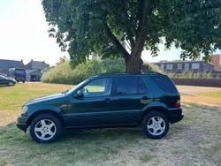 Groen Gebruikt 2001 Mercedes ML320 SUV | € 4.299 (Iets duurder)
