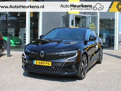 Zwart Gebruikt 2024 Renault Mégane Evolution Hatchback | € 30.640 (Eerlijke prijs)