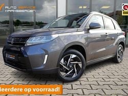 Grijs, metallic lak Gebruikt 2025 Suzuki Vitara Style SUV | € 28.900 (Eerlijke prijs)