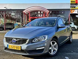 Blauw Gebruikt 2017 Volvo V60 Kinetic Stationwagen | € 12.840 (Goede deal)