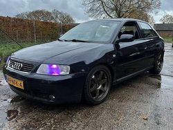Blauw Gebruikt 2002 Audi A3 Hatchback | € 2.800