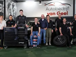 Grijs Gebruikt 2024 Opel Grandland X Ultimate SUV | € 30.895 (Eerlijke prijs)