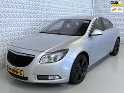 Grijs (metallic) Gebruikt 2009 Opel Insignia Sport Sedan | € 8.999 (Eerlijke prijs)