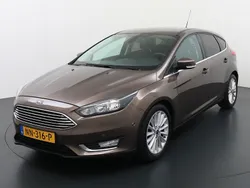 Bruin Gebruikt 2017 Ford Focus Titanium Hatchback | € 9.995 (Eerlijke prijs)