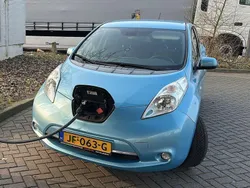 Blauw Gebruikt 2016 Nissan Leaf Hatchback | € 5.200 (Goede deal)