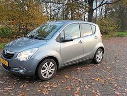 Grijs (metallic) Gebruikt 2012 Opel Agila Edition Hatchback | € 3.499 (Goede deal)
