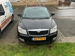 Zwart Gebruikt 2011 Skoda Octavia Elegance Stationwagen | € 2.900 (Goede deal)