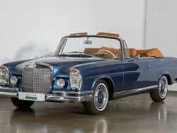 Blauw387 blaumetallic Gebruikt 1965 Mercedes 220 SE Cabriolet | € 149.000