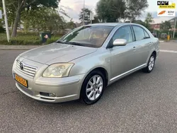 Grijs Gebruikt 2006 Toyota Avensis Luna Hatchback | € 3.295 (Eerlijke prijs)