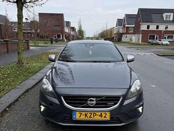 Grijs Gebruikt 2013 Volvo V40 R-Design MPV | € 4.750 (Eerlijke prijs)