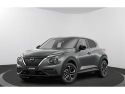 Pearl black (zwart parelmoer) Nieuw 2024 Nissan Juke N-Connecta SUV | € 30.124 (Super prijs)