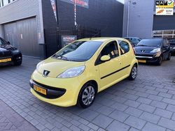 Geel, metallic lak Gebruikt 2008 Peugeot 107 Hatchback | € 1.499 (Goede deal)