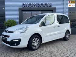 Wit, metallic lak Gebruikt 2016 Citroën Berlingo Feel MPV | € 20.900