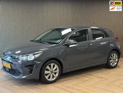 Grijs Gebruikt 2023 Kia Rio Hatchback | € 19.995 (Iets duurder)