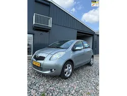 Grijs Gebruikt 2006 Toyota Yaris Luna Hatchback | € 3.550 (Eerlijke prijs)