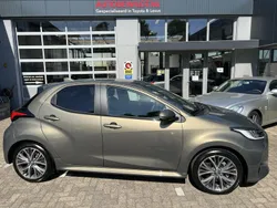 Groen Gebruikt 2024 Toyota Yaris Hybrid Executive Hatchback | € 31.950