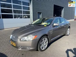 Grijs, metallic lak Gebruikt 2009 Jaguar XF Premium Luxury Sedan | € 4.950 (Eerlijke prijs)