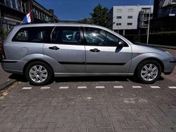 Zilver Gebruikt 2004 Ford Focus Futura Stationwagen | € 499 (Goede deal)