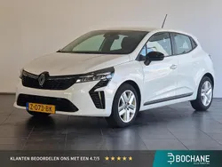 Wit Gebruikt 2024 Renault Clio V Evolution Hatchback | € 18.495 (Eerlijke prijs)