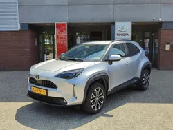 Grijs Gebruikt 2024 Toyota Yaris Cross Edition SUV | € 29.339 (Eerlijke prijs)
