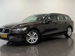 Bruin, metallic lak Gebruikt 2021 Volvo V60 Business Edition Stationwagen | € 25.950 (Goede deal)
