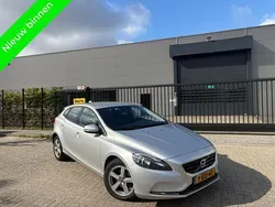 Grijs Gebruikt 2013 Volvo V40 Momentum Stationwagen | € 4.699 (Eerlijke prijs)