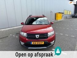 Rood Gebruikt 2014 Dacia Sandero Stepway Hatchback | € 5.450 (Goede deal)