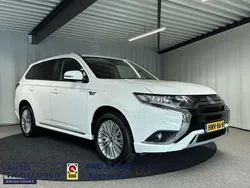 Wit Gebruikt 2020 Mitsubishi Outlander P-HEV Intense SUV | € 26.695 (Eerlijke prijs)