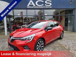 Rood Gebruikt 2023 Renault Clio V Techno Hatchback | € 17.940 (Eerlijke prijs)