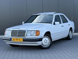 Wit Gebruikt 1989 Mercedes 200 Sedan | € 9.995