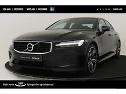 Zwart Gebruikt 2020 Volvo S60 R-Design Sedan | € 33.890 (Eerlijke prijs)